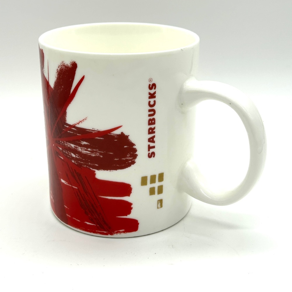 STARBUCKS Christmas 2014 Poinsettia Red Flower White 12oz Coffee Mug Cup